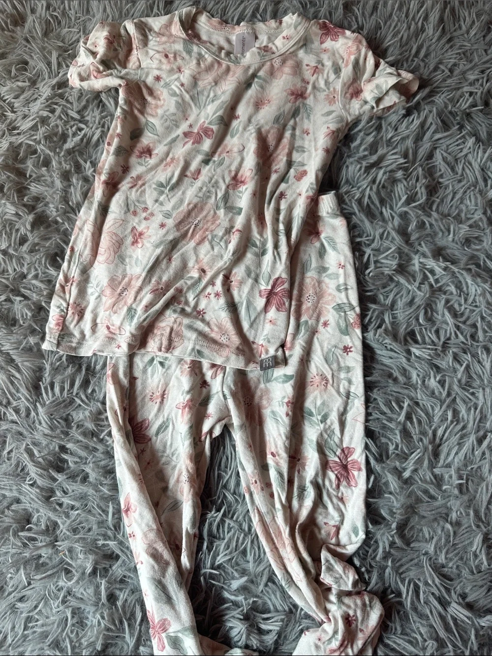 Girls' Floral Short-Sleeve Pajama Set in Light Pink